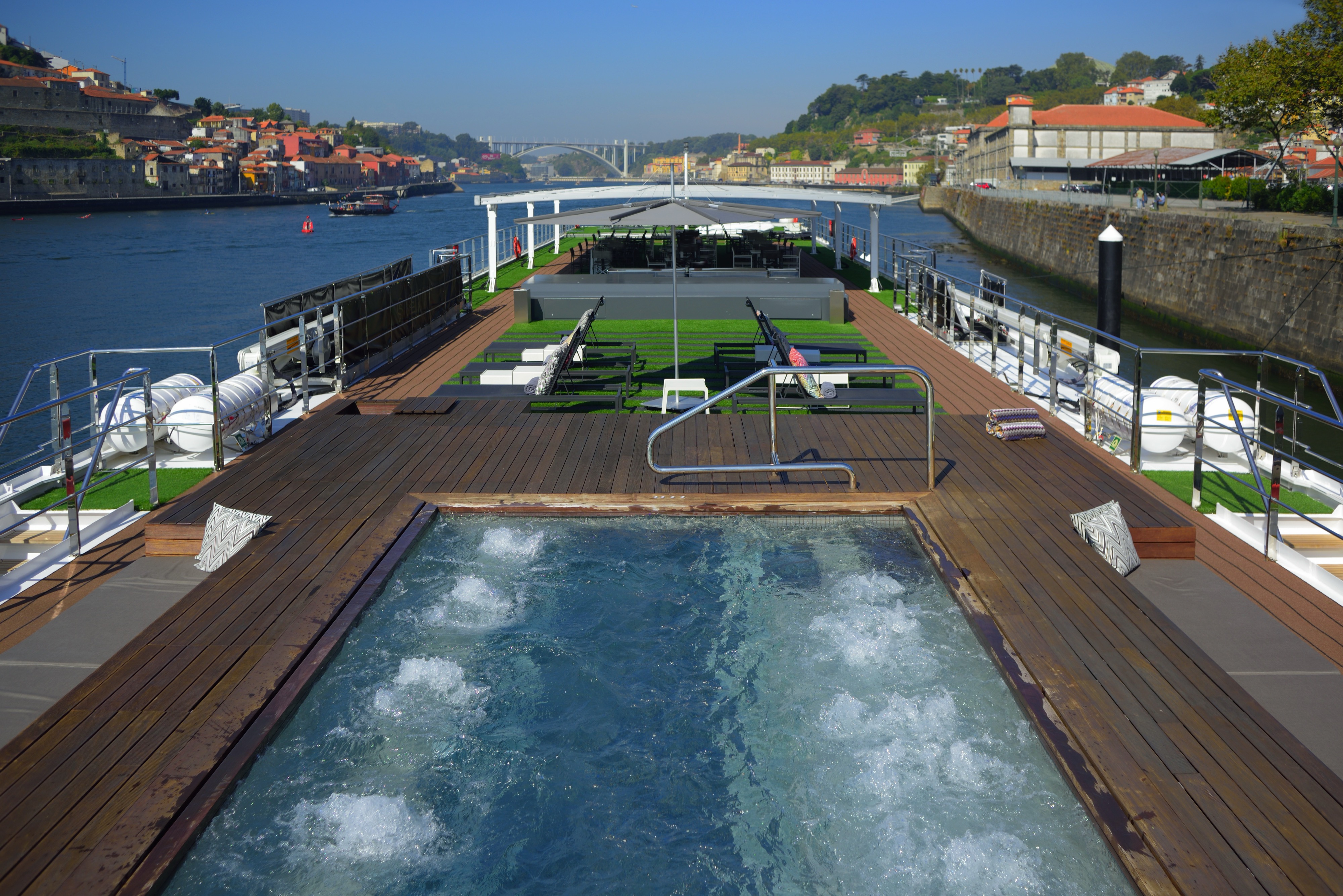 Scenic River Cruises, Scenic Azure Sun Deck Vitality Pool